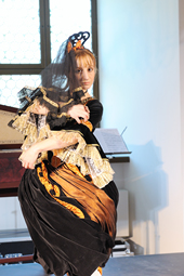 „Hartig“ ansamblis atlieka rekonstruotus Cecilijos Renatos Habsburgaitės laikų šokius